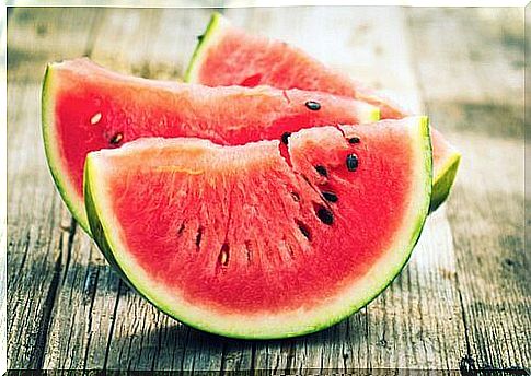 Watermelon on the list of fruits that fight bloating