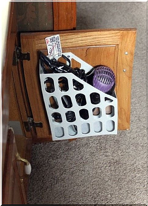 A shelf on the bathroom cabinet door is very useful