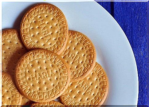 Foods to avoid if you are on a diet such as biscuits