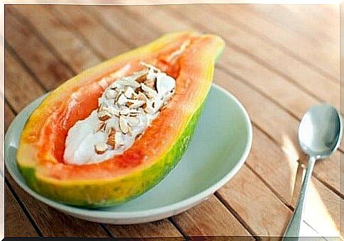 If you have a craving for anti-inflammatory fruits, try papaya with yogurt