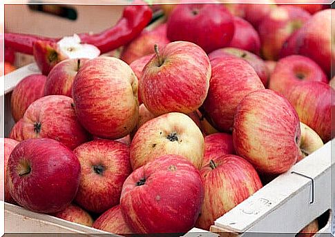 Some very useful anti-inflammatory fruits are apples