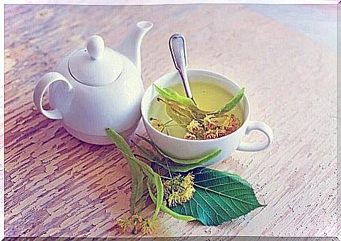 Remedies for hot flashes with lime tea