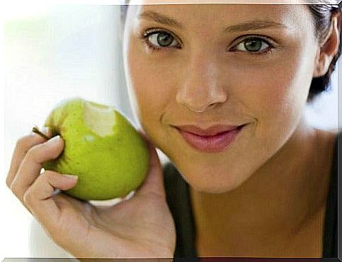 Flabby skin enhanced with green apples