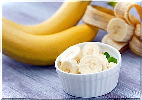 Facial masks with banana-like fruit for any skin