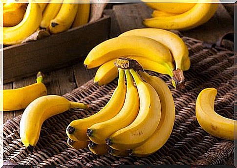 7 reasons to eat two bananas a day