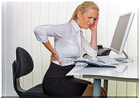 Back pain may indicate a kidney problem