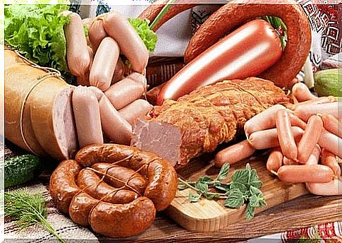 Processed meats are foods that can cause migraines