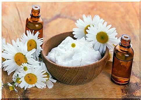 Natural face cream with chamomile oil