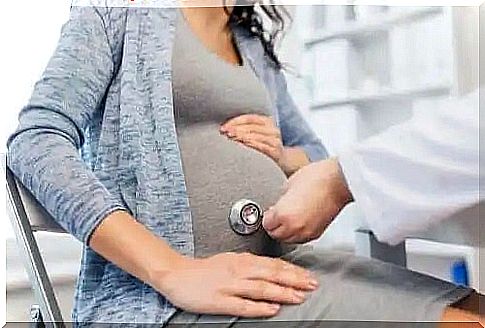 Doctor treating cancer in pregnancy