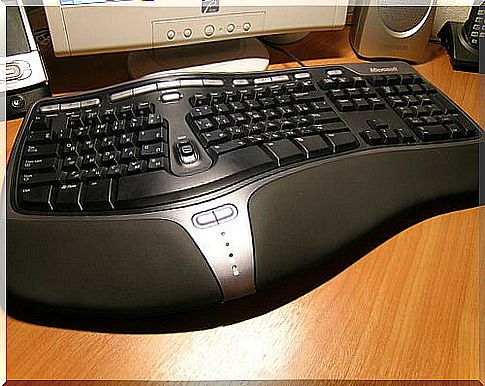 To avoid carpal tunnel syndrome, do not overuse the keyboard