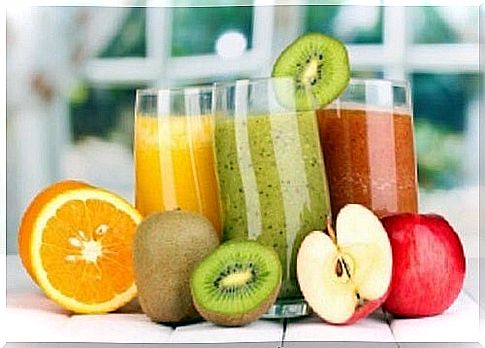 Detoxification with juices and soups for a week