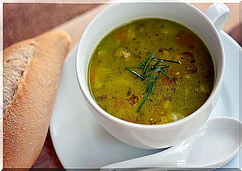 Eat vegetable soup for effective detoxification