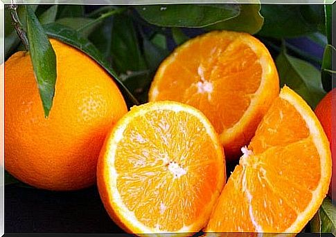 Fresh and tasty sliced ​​oranges