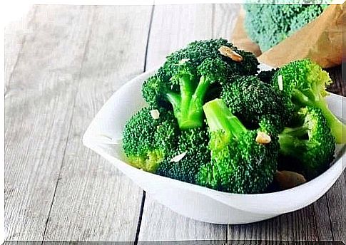 Broccoli on the list of foods rich in folic acid