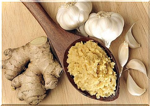 The benefits of a natural remedy with ginger and garlic