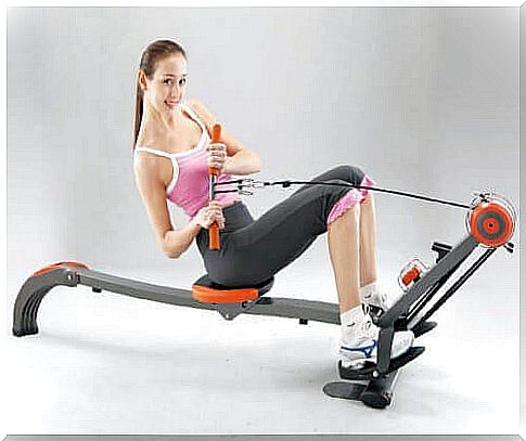 Rowing machine on the list of weight loss fitness equipment