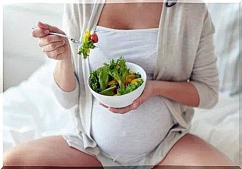 Pregnant eating