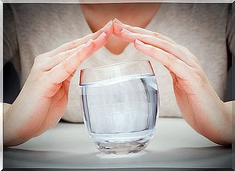 Why drink a glass of water before a meal